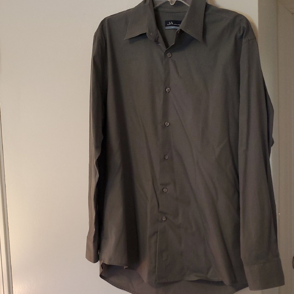 Men's gray dress shirt